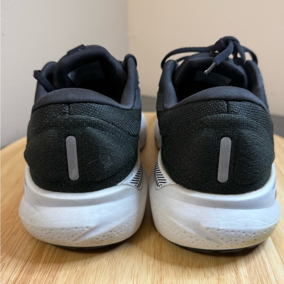 Brooks Men’s adrenaline GTS 24 running shoes - Picture 7 of 10